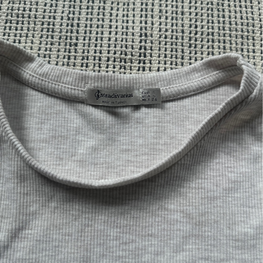 Stradivarius Ribbed Cream Top Size Small - Picture 5 of 8